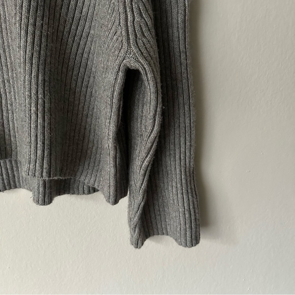 H&M Ribbed Mock Turtleneck Sweater in Grey Size Large - Picture 5 of 7